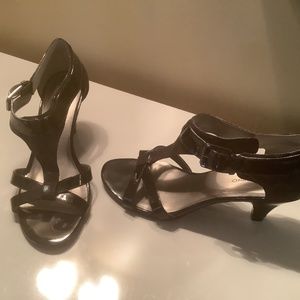 Heel black sandals Bandolino